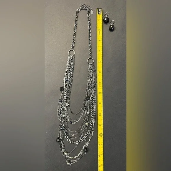 Necklace & Earring Set- Silver & Black - Picture 4 of 5